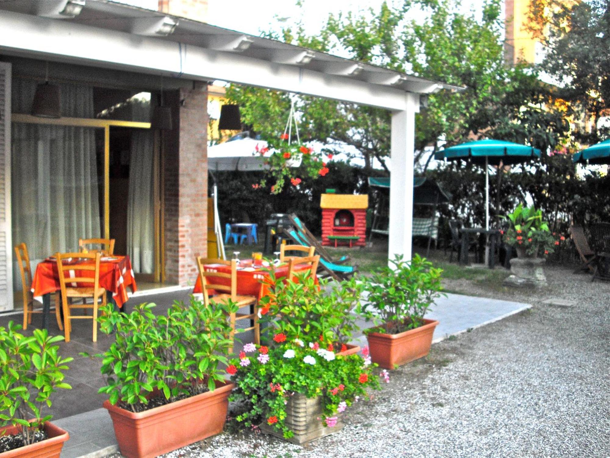 Hotel Garden Тиррения Экстерьер фото