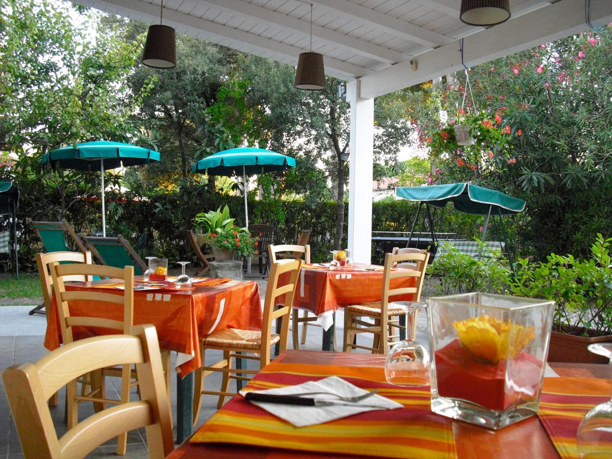 Hotel Garden Тиррения Экстерьер фото